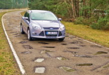 Машины Ford предупредят друг друга о дорожных ухабах