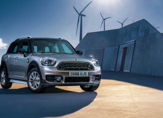 Первым гибридом MINI стал кроссовер Countryman