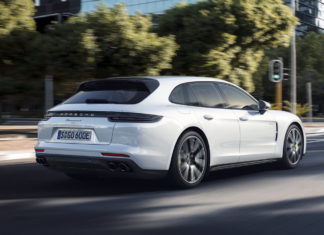 Porsche создал первый универсал в своей истории