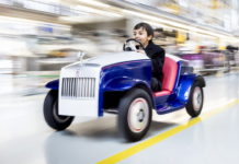 Rolls-Royce смастерил детский лимузин