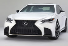 Lexus представил новый спортивный седан