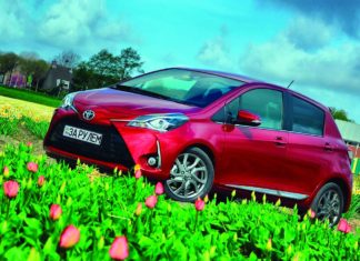 Toyota Yaris: Припудрить носик