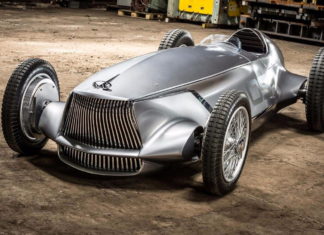 Infiniti создала гоночный ретрокар с электромотором