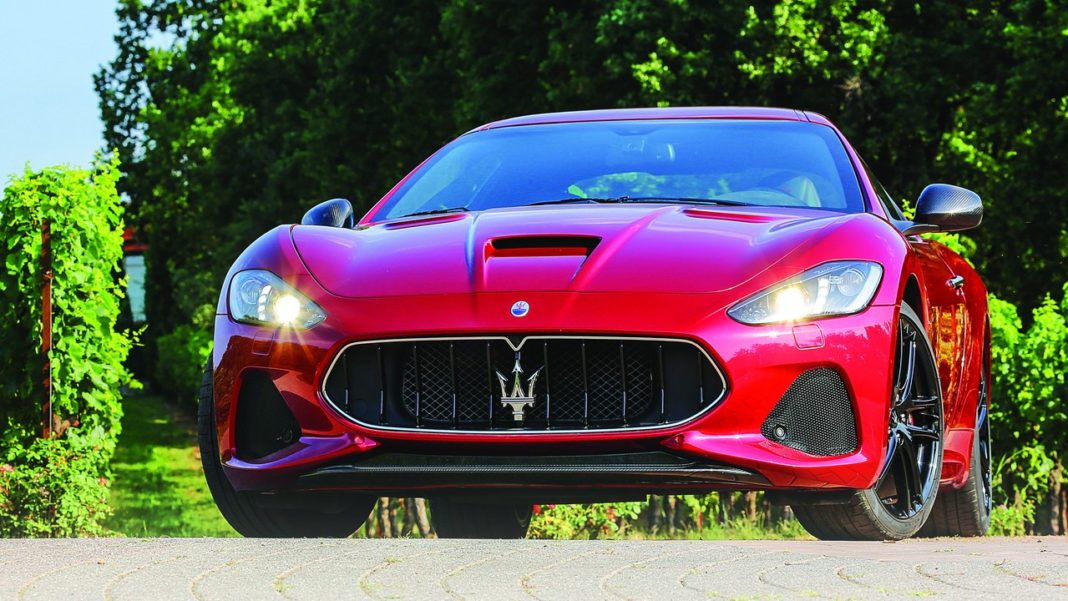 GranTurismo – не только по названию, но и по сути. Сегодня непросто найти автомобиль, в котором столь тщательно воплощены фирменные традиции, отполированные десятилетиями 1