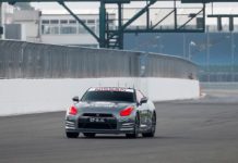 Nissan GT-R под управлением PlayStation разогнался до 210 км/ч