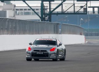 Nissan GT-R под управлением PlayStation разогнался до 210 км/ч