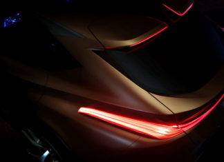 Будущий кроссовер Lexus повернулся задом