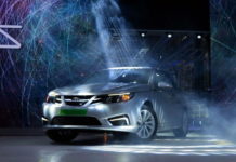 Электрический Saab 9-3 водрузили на конвейер