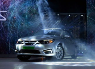 Электрический Saab 9-3 водрузили на конвейер