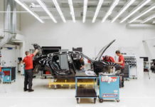 Сборка первого электрокара Porsche в фотографиях