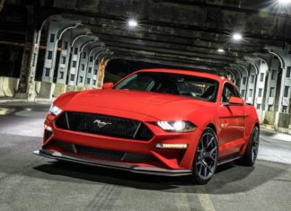 Ford Mustang опередил Porsche 911