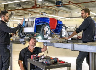 Самый маленький Rolls-Royce прошел первое ТО