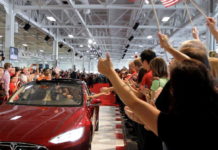 Tesla останавливает выпуск Model 3