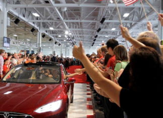 Tesla останавливает выпуск Model 3
