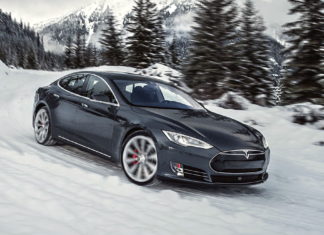 Tesla отозвала 123 тысячи машин из-за ржавых болтов