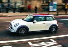 Свадьбу принца Гарри отметили особым MINI