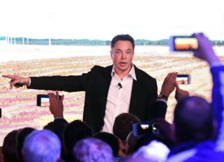 Tesla подала в суд на сотрудника за саботаж и шпионаж