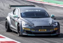 Гоночная Tesla выехала на первые тесты