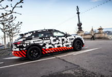 Электрокроссовер Audi E-Tron: дисплеи даже в дверях