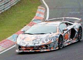 Супермощный Lamborghini Aventador SVJ показали на видео