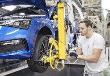 Новейший хэтчбек Skoda Scala отправился на конвейер