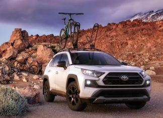 Toyota RAV4 off-road