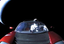 Tesla Roadster “проехал” 365 млн.км по галактике. Без капремонта!