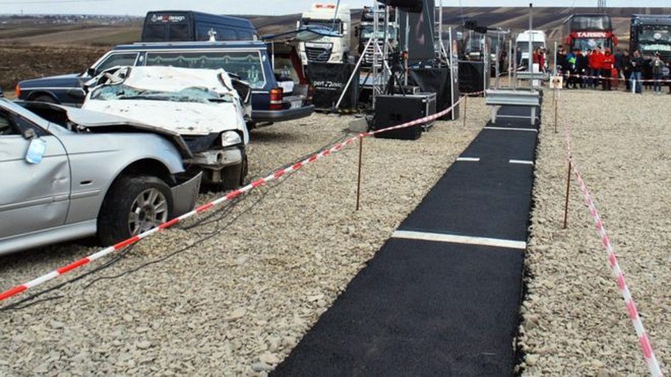 Romanian businessman builds world's shortest highway3 Romanian