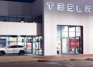 Tesla передумала снижать цены и повысила их на 3%