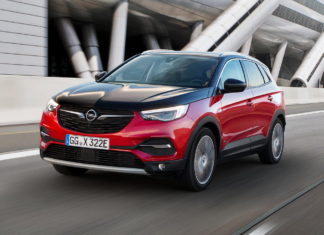 Первый гибридный кроссовер Opel: полный привод и 300 сил Opel Grandland X