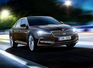Обновленная Skoda Superb пристрастилась к розетке Skoda Superb