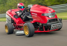 Блондинка на газонокосилке уделала гиперкар Bugatti Chiron Mean Mower V2
