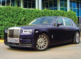 Rolls-Royce Phantom VIII: пассажир кайфует – водитель мучается RR_Phantom