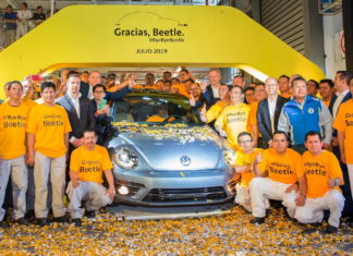 Вышел последний VW Beetle — на смену придет кроссовер VW Beetle