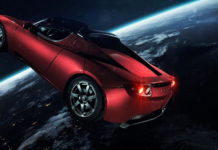 Космическая Tesla облетела вокруг Солнца Tesla Roadster