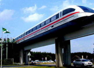 Экологичный, но не электрокар. Над землей, но не самолет Station_Transrapid