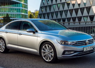 Обновленный VW Passat решил избавиться от водителя VW_Passat