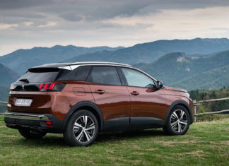 PEUGEOT 3008
