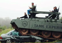 Как снять стресс, давя машины танком Tank