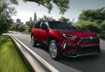 Toyota представила самый мощный и экономичный RAV4 в истории Toyota RAV4 Prime