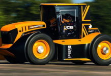 Смотрите, как 1000-сильный трактор разгоняется до 241 км/ч Tractor