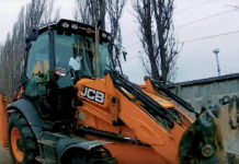 Дикий экскаватор: суд разрешил ездить по тротуарам ex