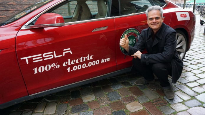 Tesla 1 mln Tesla
