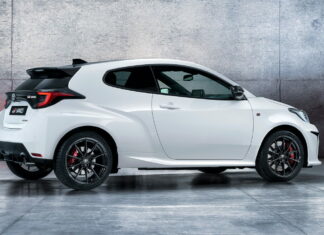 Toyota затолкала в 3 цилиндра рекордное число “лошадей” Toyota GR Yaris