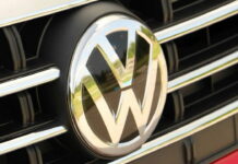 Появилось первое фото нового VW Tiguan VW logo
