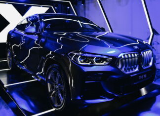 Новый BMW X6 светит тем, чем другие не умеют BMW X6