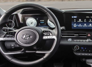 На новой Hyundai Elantra появился таинственный прибор Hyundai Elantra