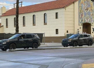 Новый Nissan X-Trail засветил интересные детали Nissan X-Trail