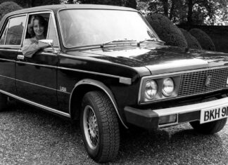 Советские автомобили с правым рулем — не только на экспорт! VAZ