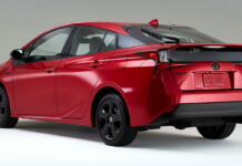 Полный фарш: Toyota Prius поздравил себя особой версией Toyota Prius